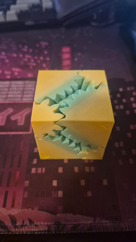 Gear cube fidget