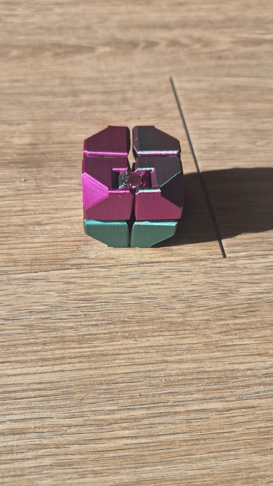 Infinity cube